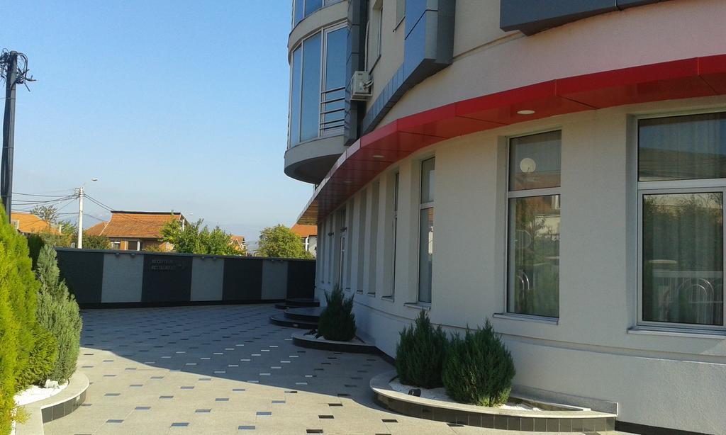Garni Uni Elita Lux Hotel Ниш Экстерьер фото