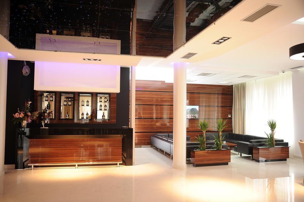Garni Uni Elita Lux Hotel Ниш Экстерьер фото