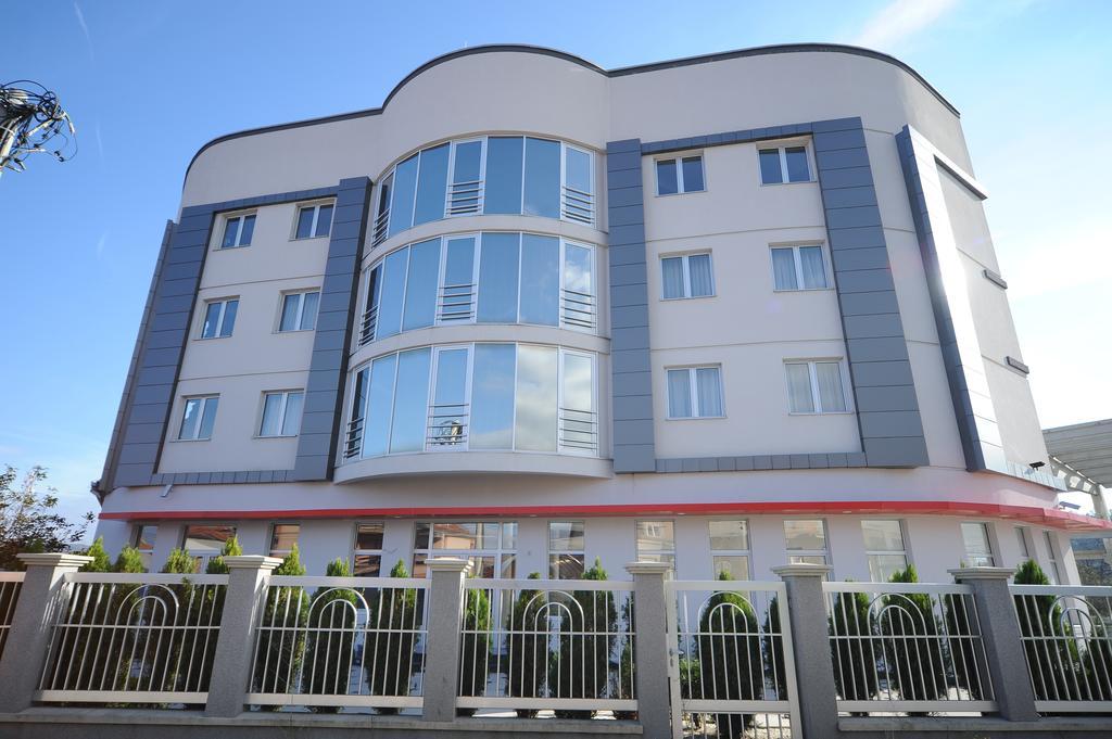 Garni Uni Elita Lux Hotel Ниш Экстерьер фото