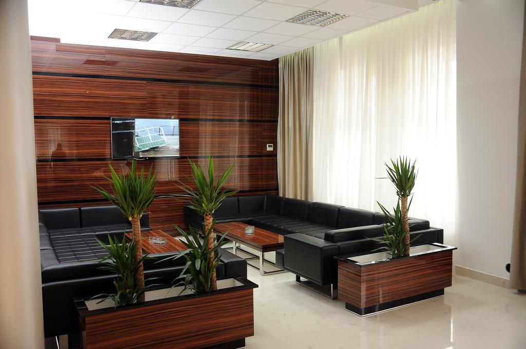 Garni Uni Elita Lux Hotel Ниш Экстерьер фото