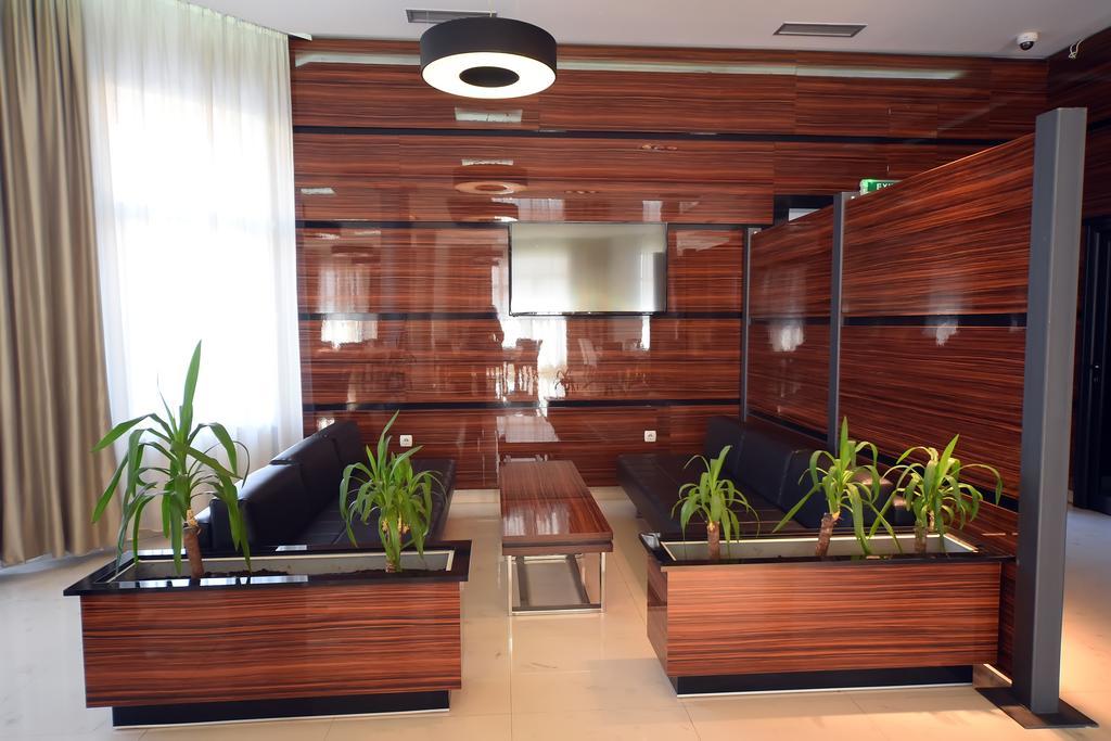 Garni Uni Elita Lux Hotel Ниш Экстерьер фото