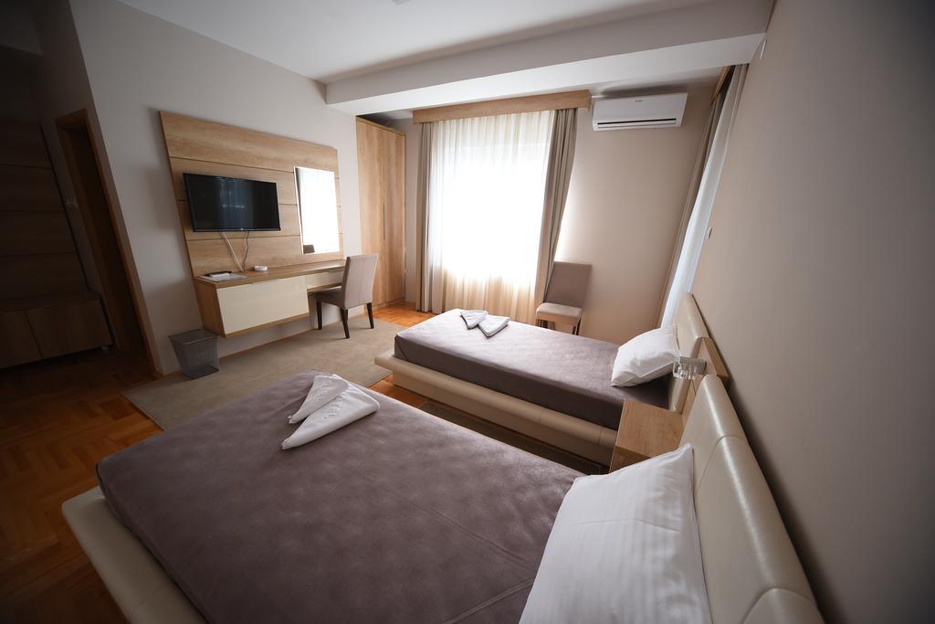 Garni Uni Elita Lux Hotel Ниш Экстерьер фото